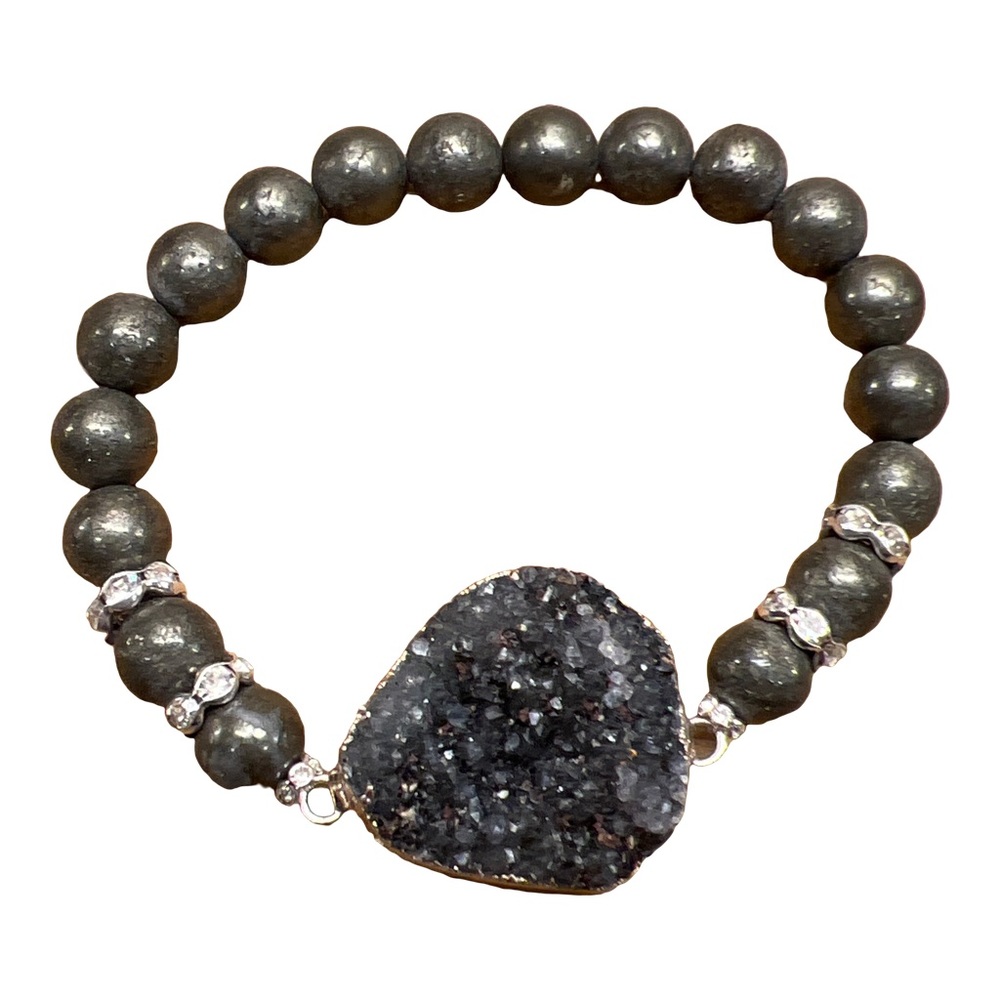 GORGEOUS Handmade Drusy pendant & bead stretch bracelet.